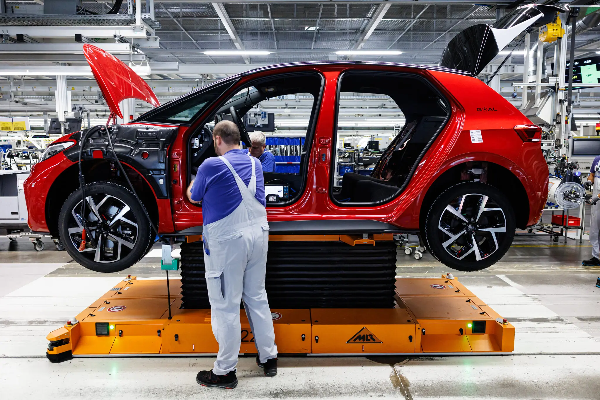 Китай відновив частину експорту мікрочипів, зменшивши ризик глобального дефіциту